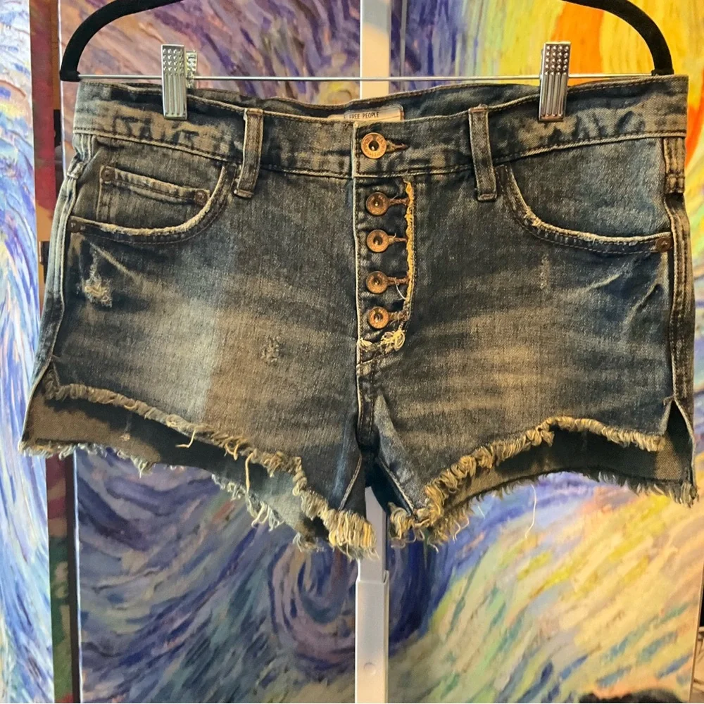Free People 26” button fly denim distressed shorts - Picture 2 of 4